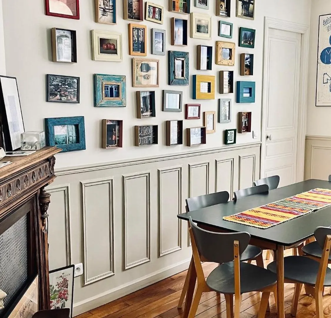 Stylish Parisian Montmartre 2Br Apartment France