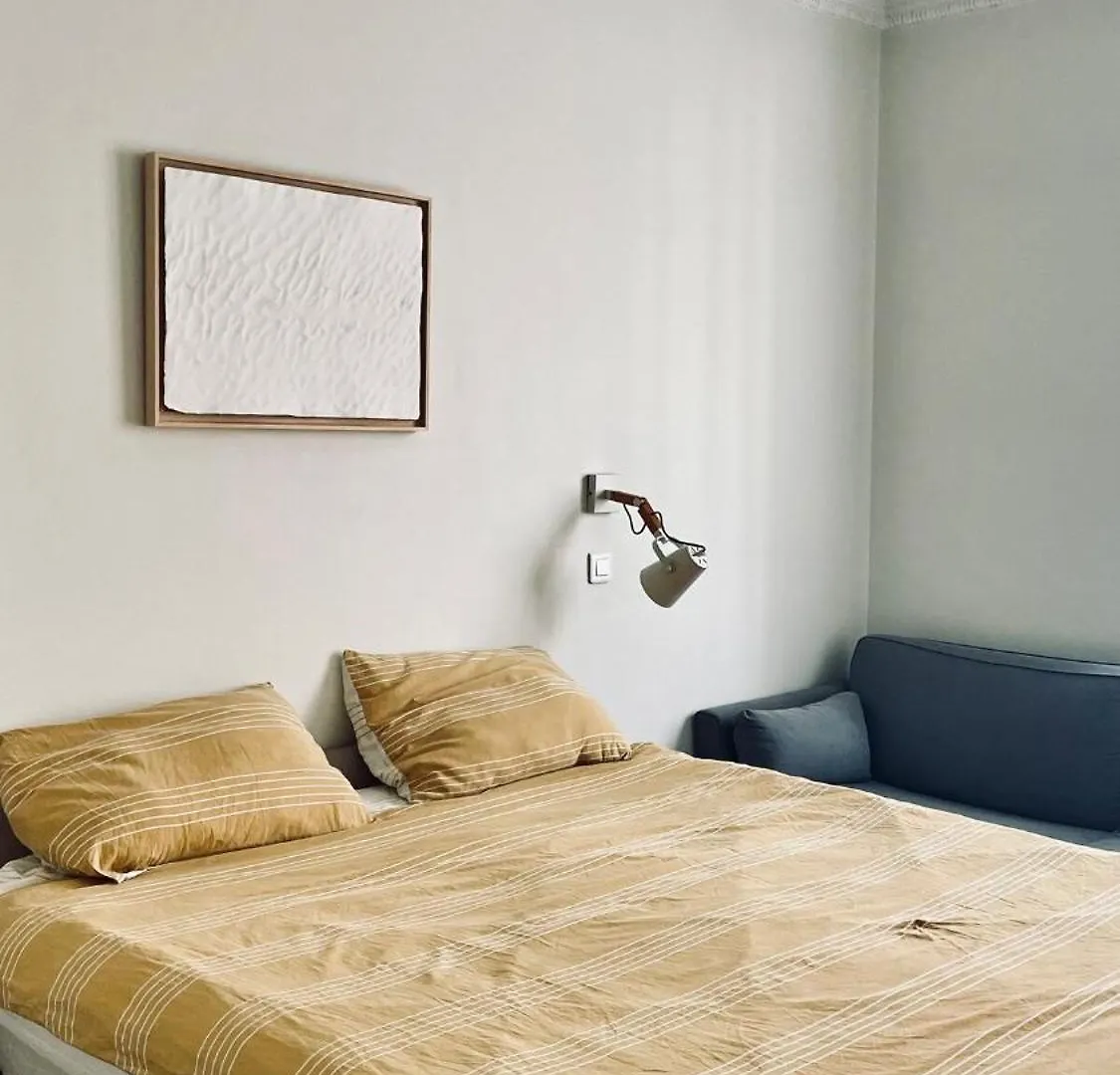 Stylish Parisian Montmartre 2Br Apartment France