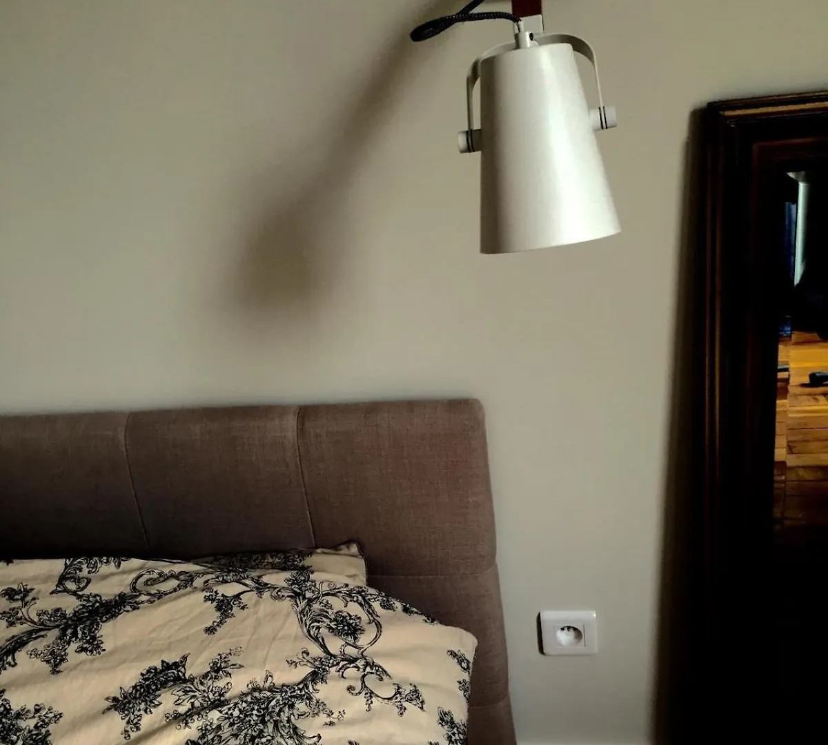 Stylish Parisian Montmartre 2Br Apartment Paris