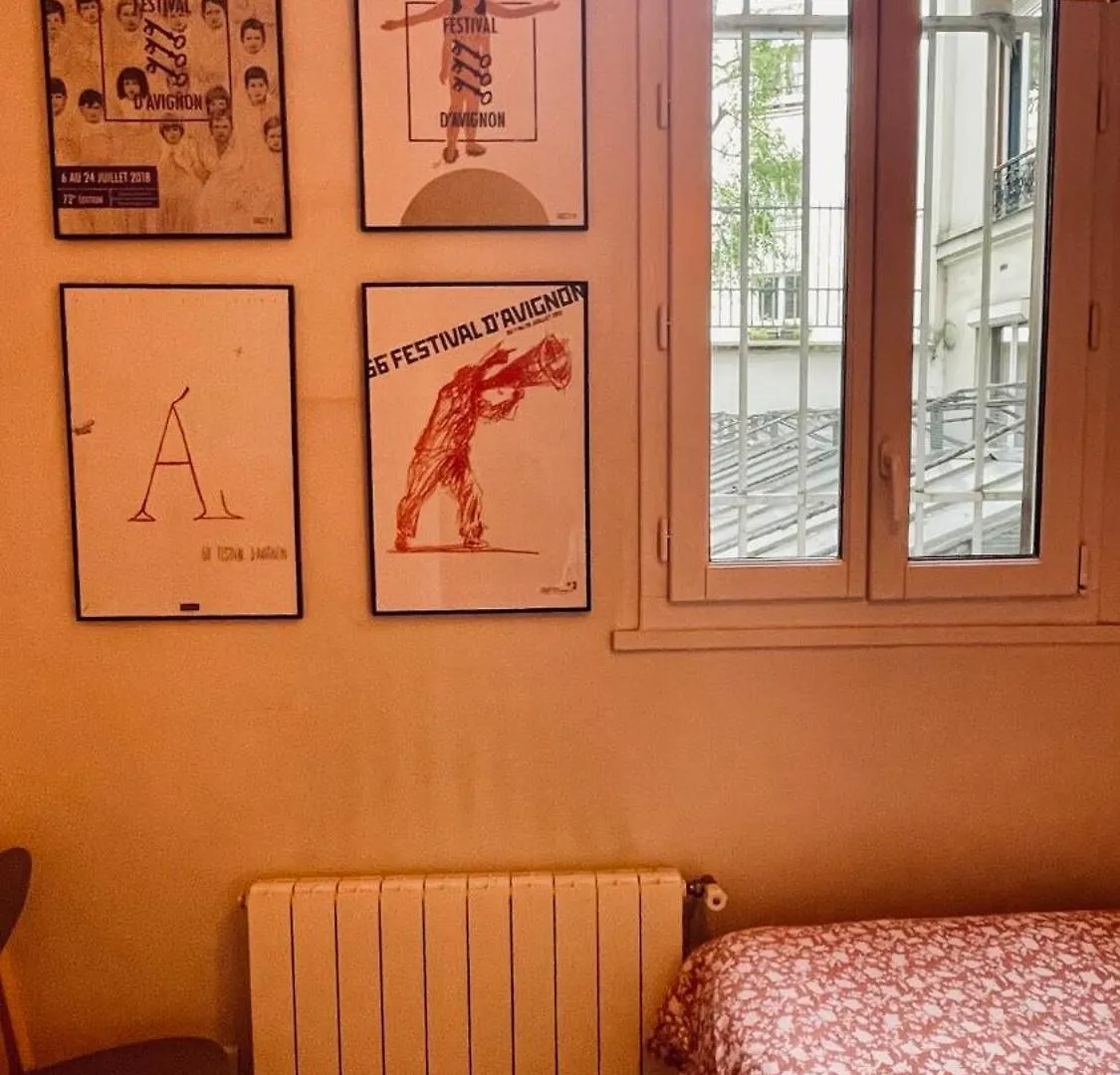 Stylish Parisian Montmartre 2Br Apartment Paris